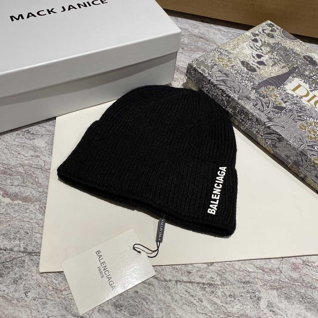 Balenciag Beanie  - PerfectKickZ