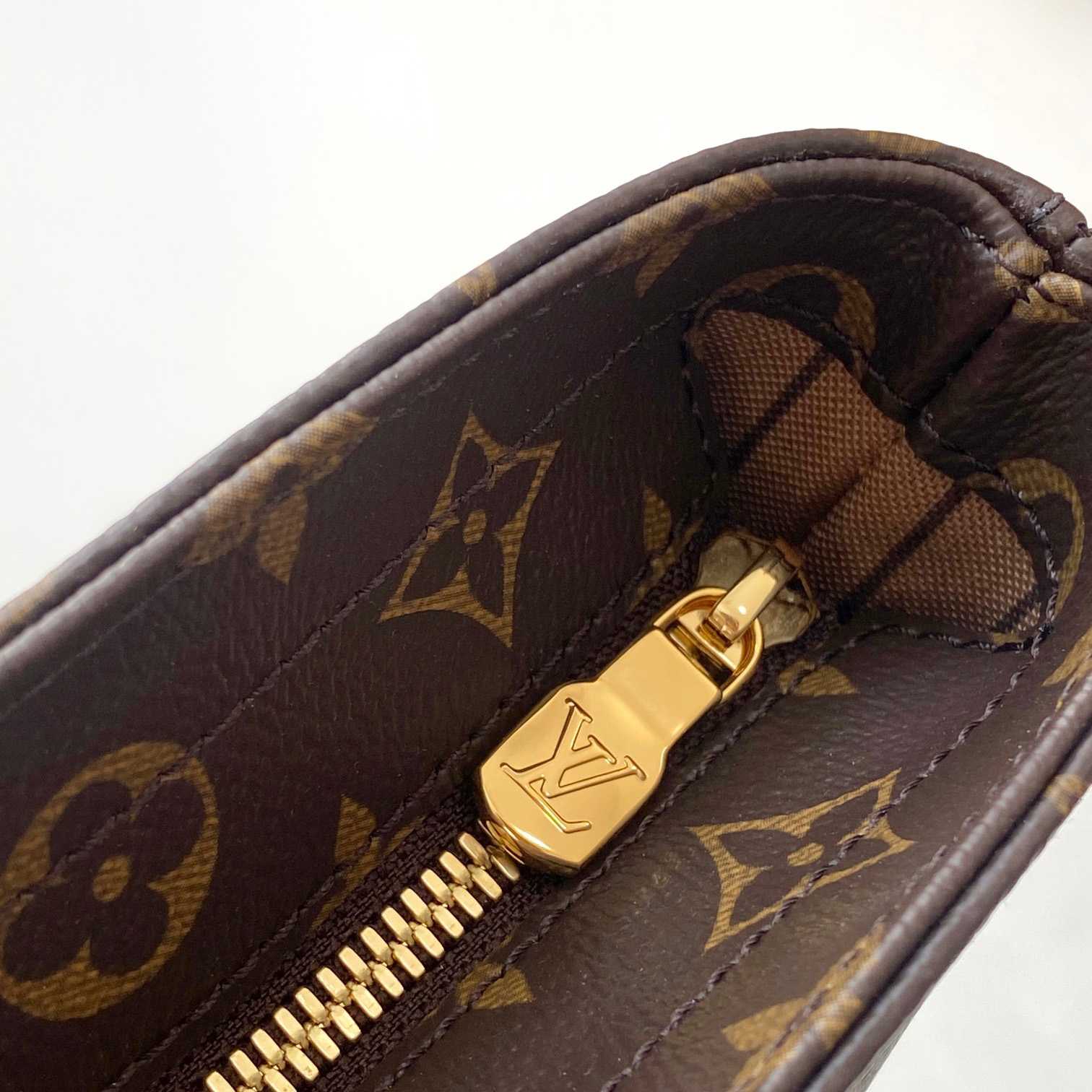 Louis Vuitton Piano   M12095 - PerfectKickZ