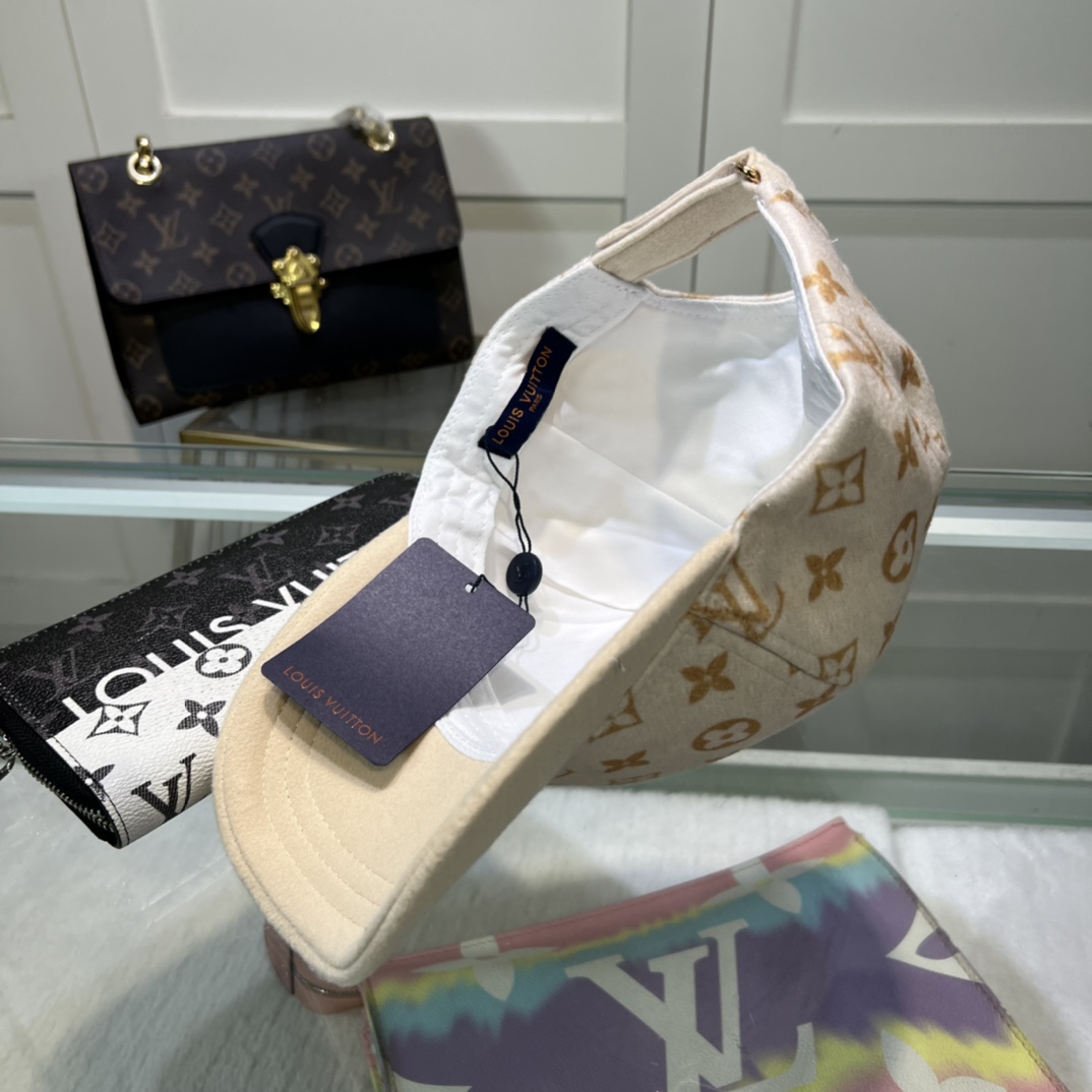 Louis Vuitton Cap - 