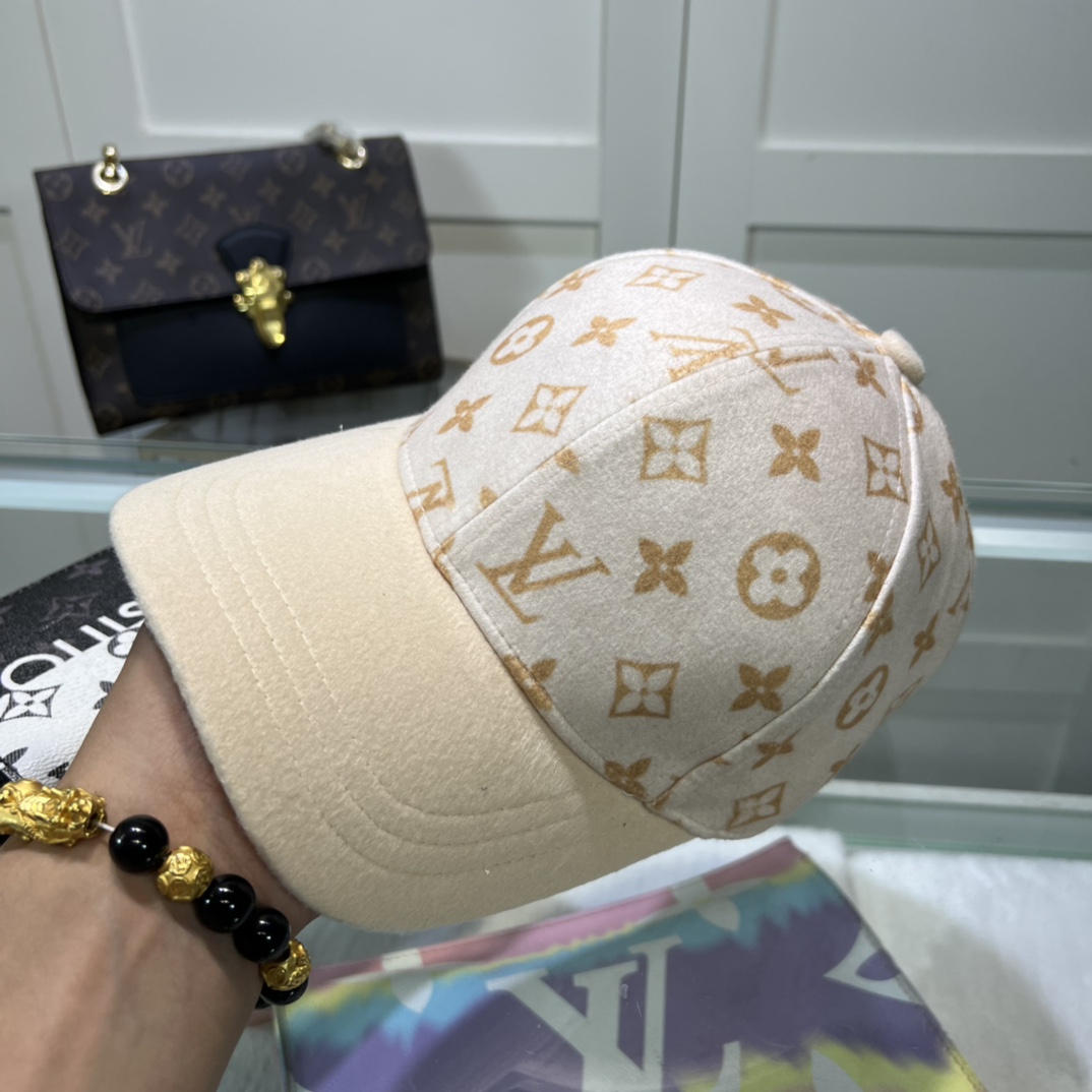 Louis Vuitton Cap - 