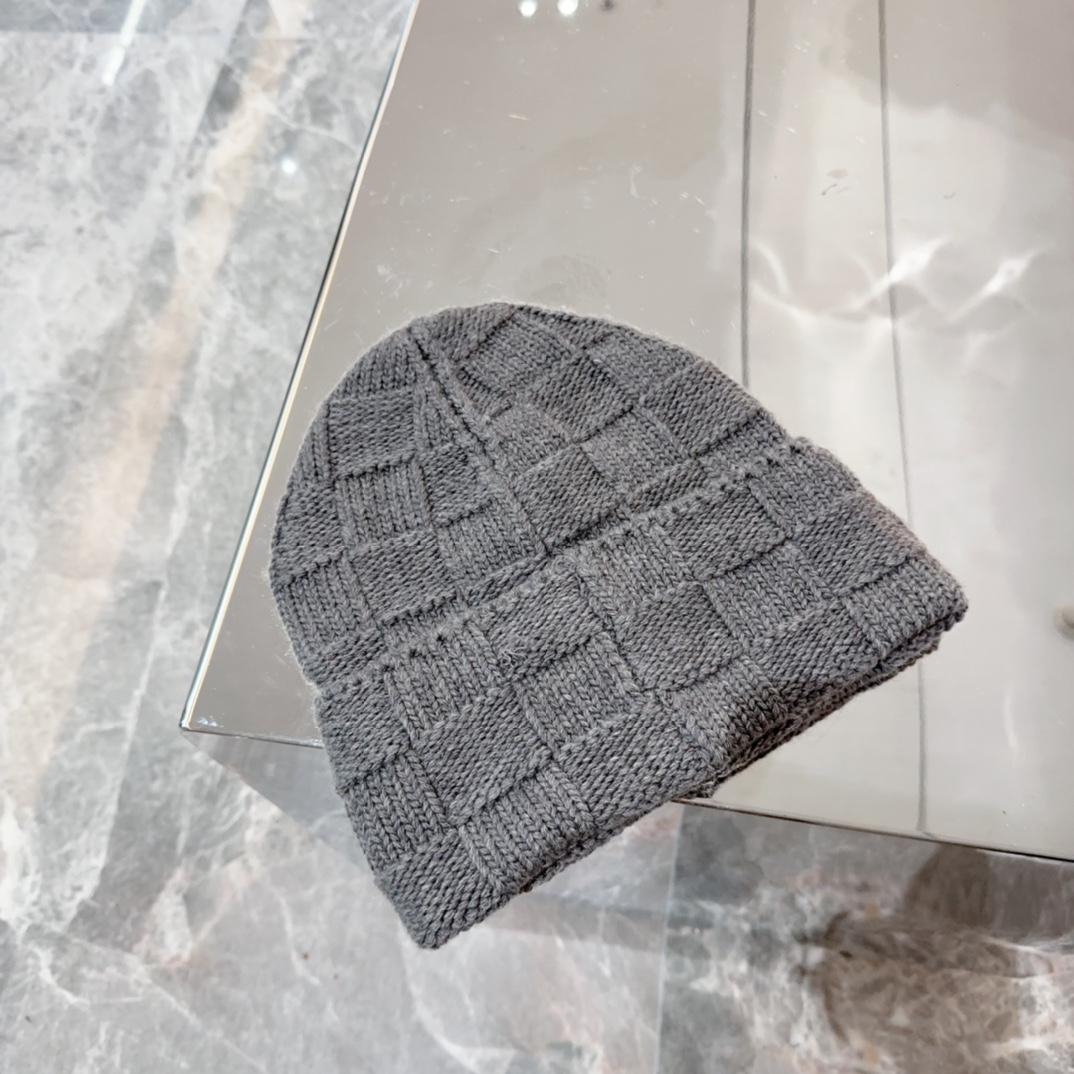 Louis Vuitton Pearls Beanie - PerfectKickZ