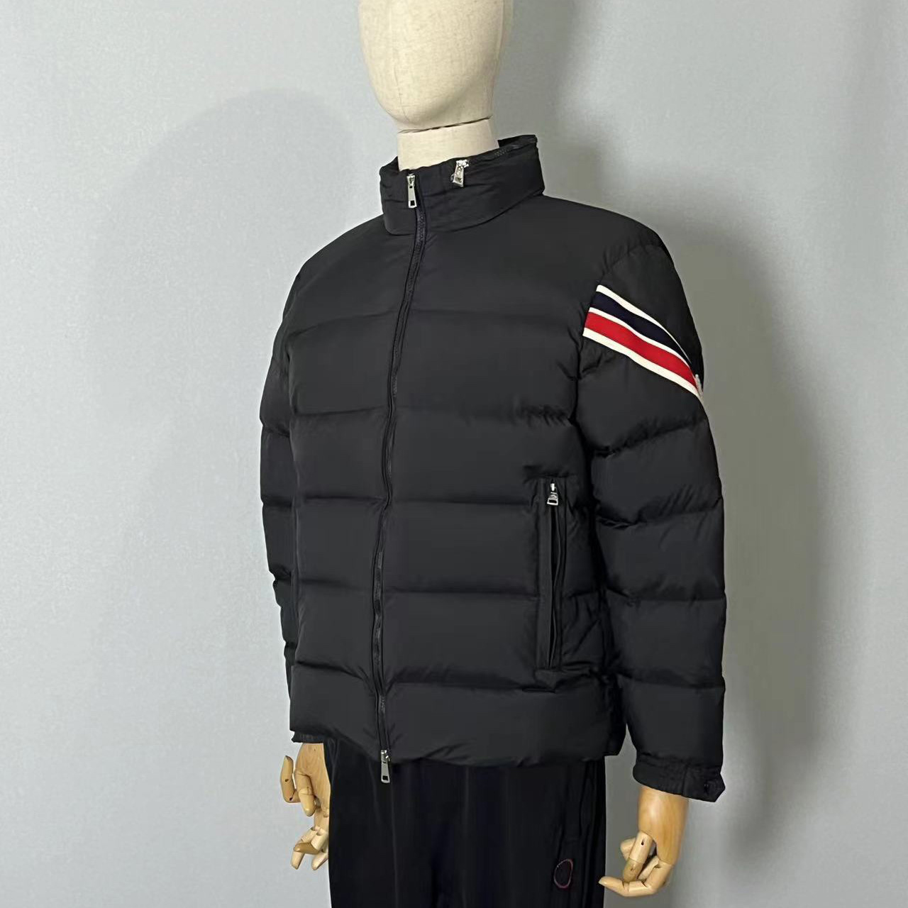Moncler Solayan Short Down Jacket - 