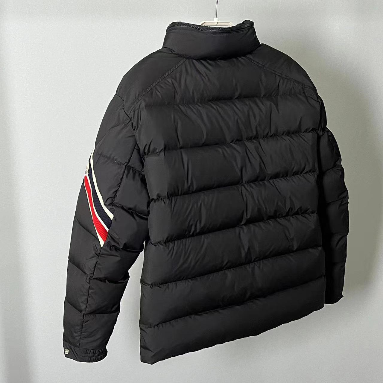 Moncler Solayan Short Down Jacket - 