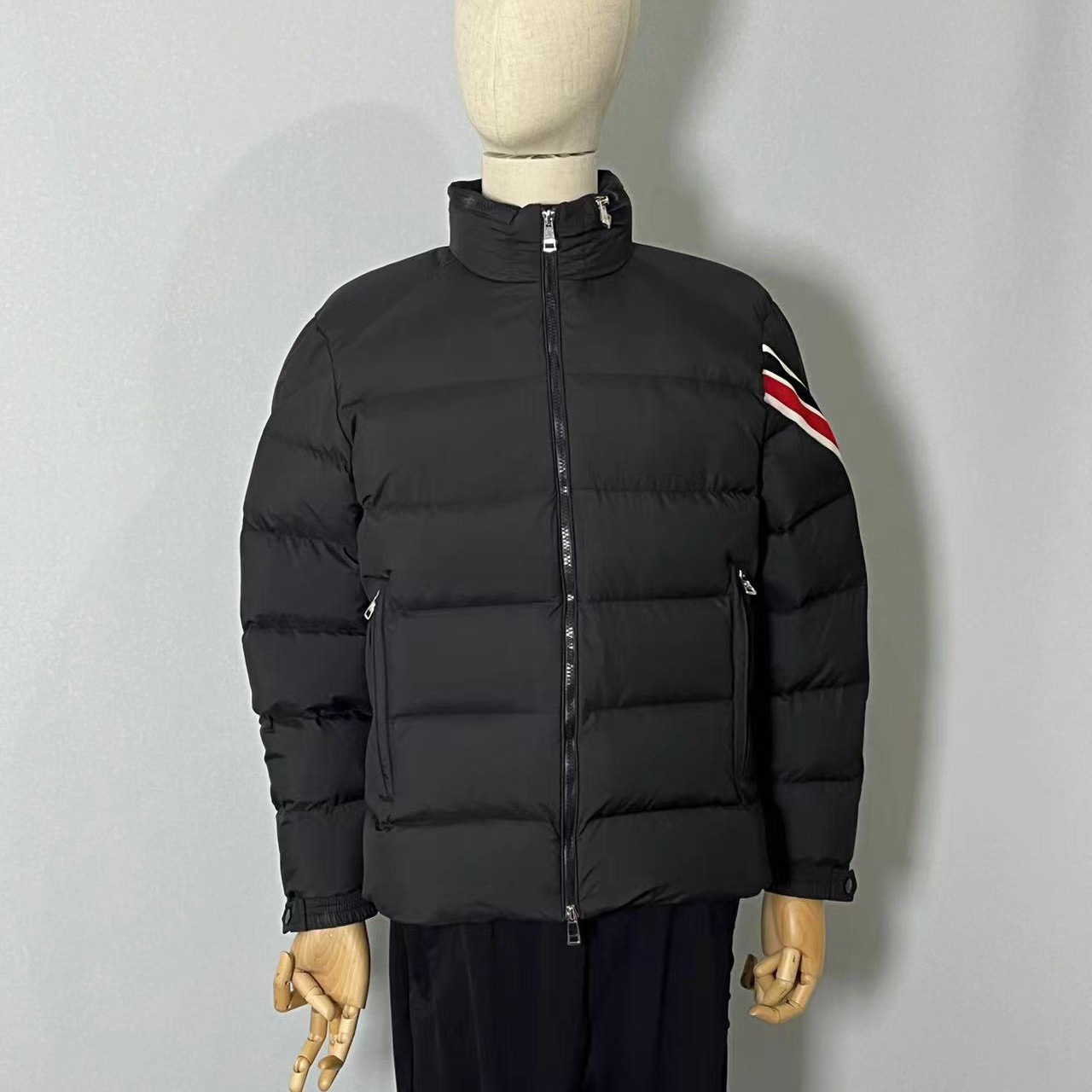 Moncler Solayan Short Down Jacket - 