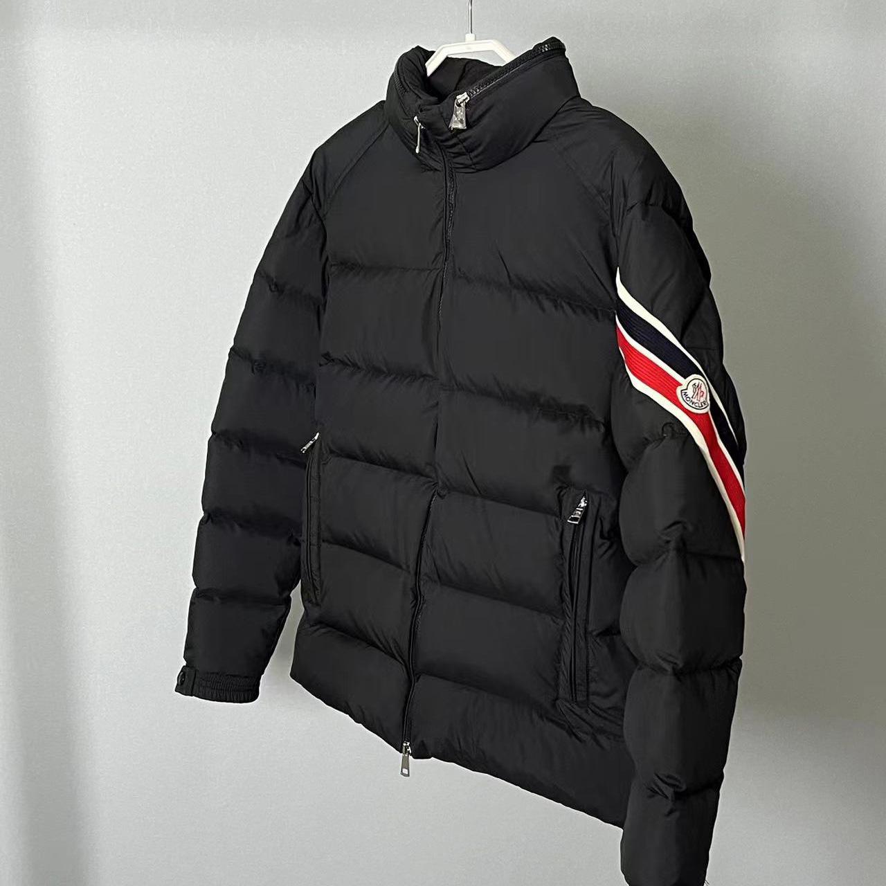 Moncler Solayan Short Down Jacket - 