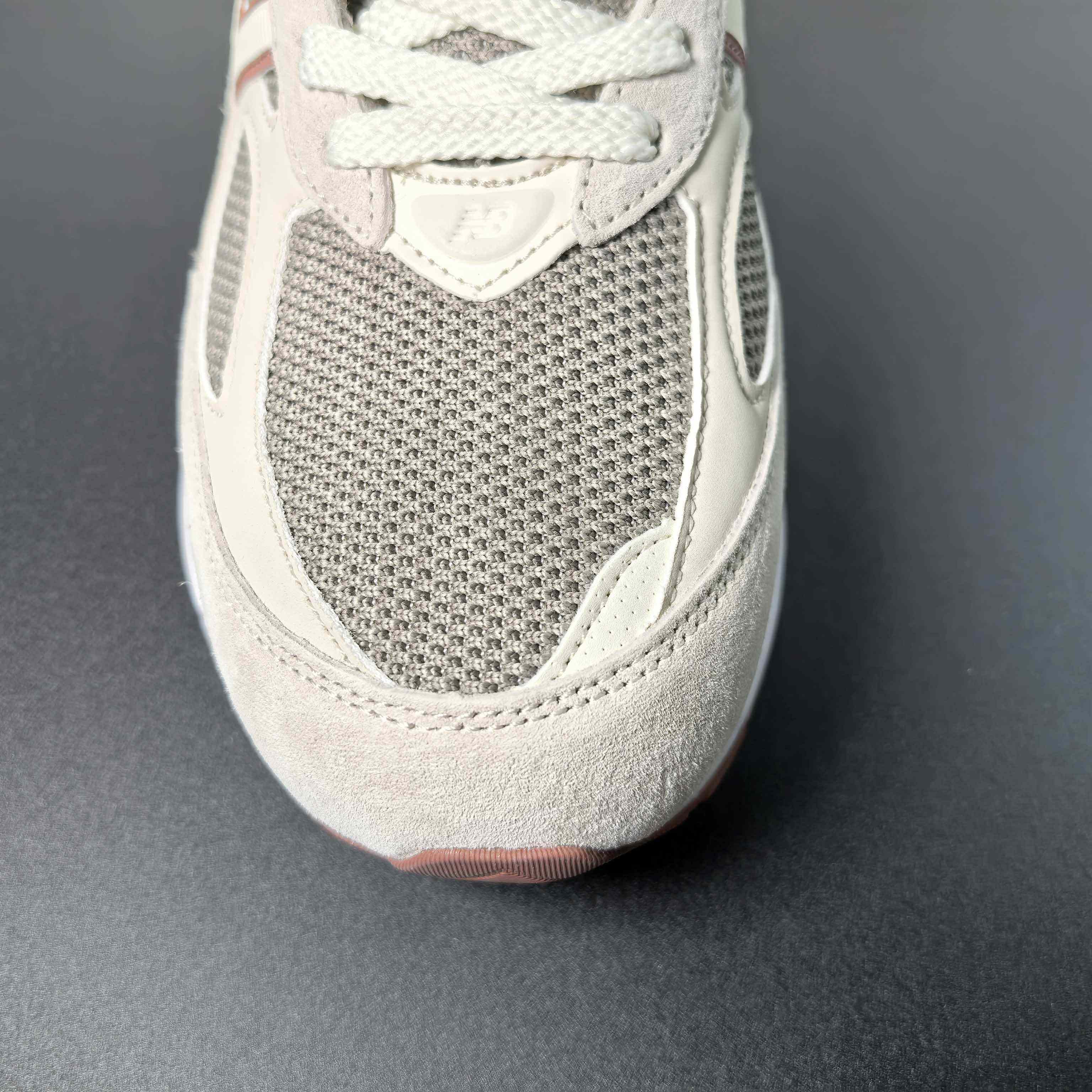 Loro Piano x New Balance Sneakers      U990LO6   - PerfectKickZ