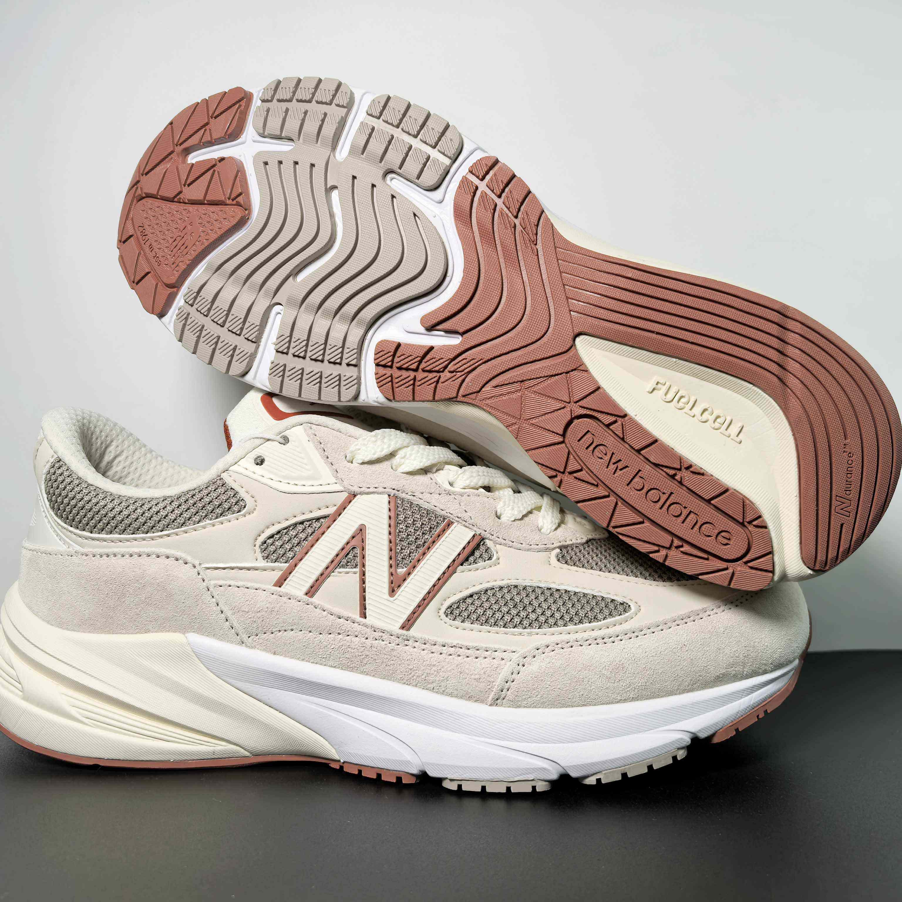 Loro Piano x New Balance Sneakers      U990LO6   - PerfectKickZ