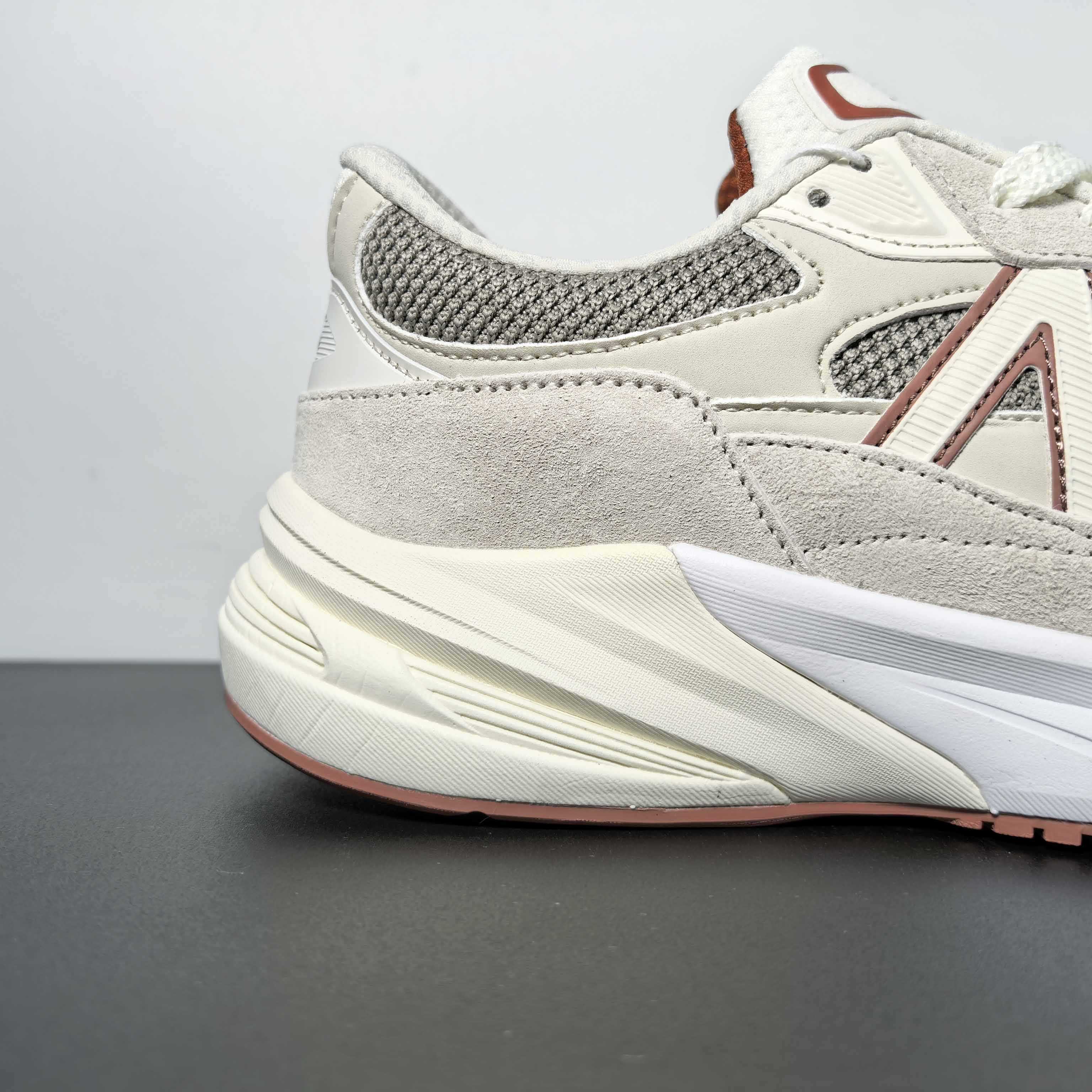 Loro Piano x New Balance Sneakers      U990LO6   - PerfectKickZ