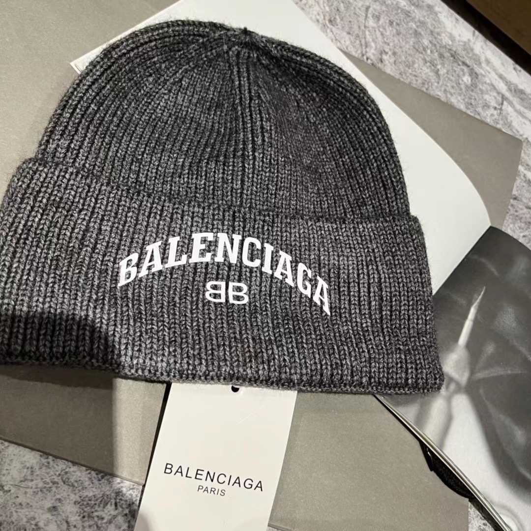 Balenciag Beanie  - PerfectKickZ