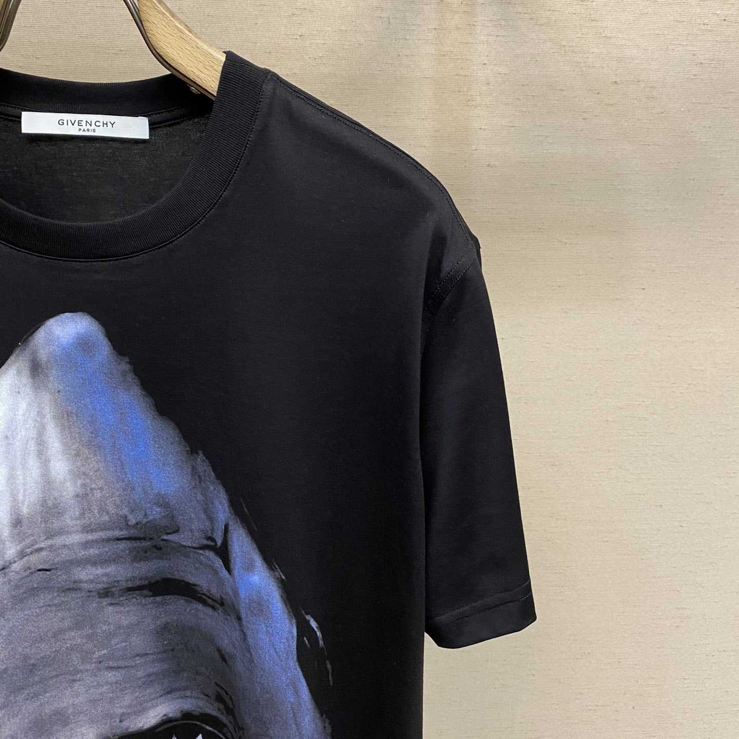 Givenchy Black Shark T-Shirt - PerfectKickZ