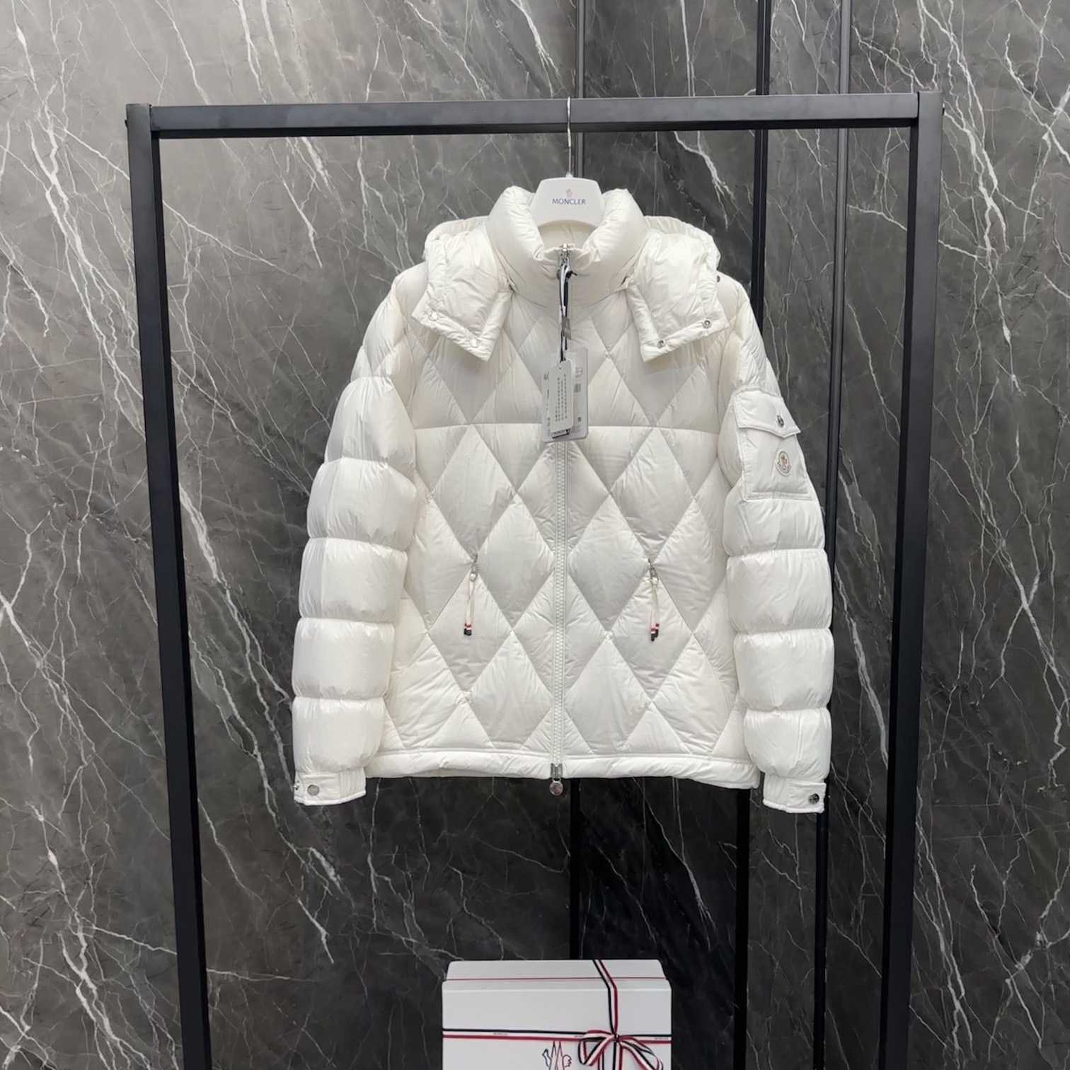 Moncler Averole Short Down Jacket - PerfectKickZ