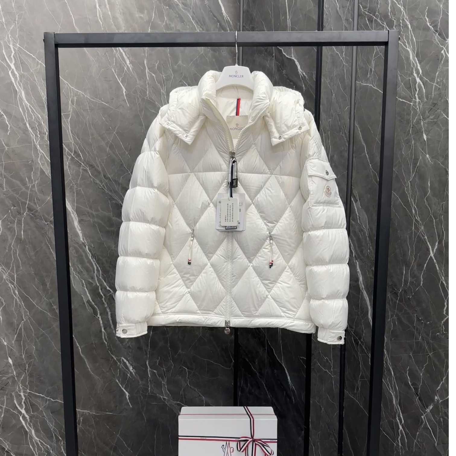Moncler Averole Short Down Jacket - PerfectKickZ
