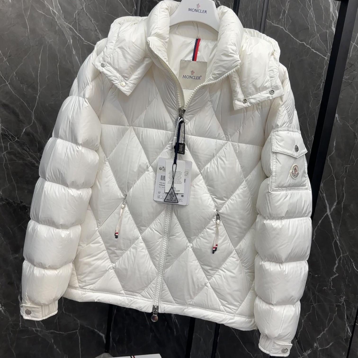 Moncler Averole Short Down Jacket - PerfectKickZ