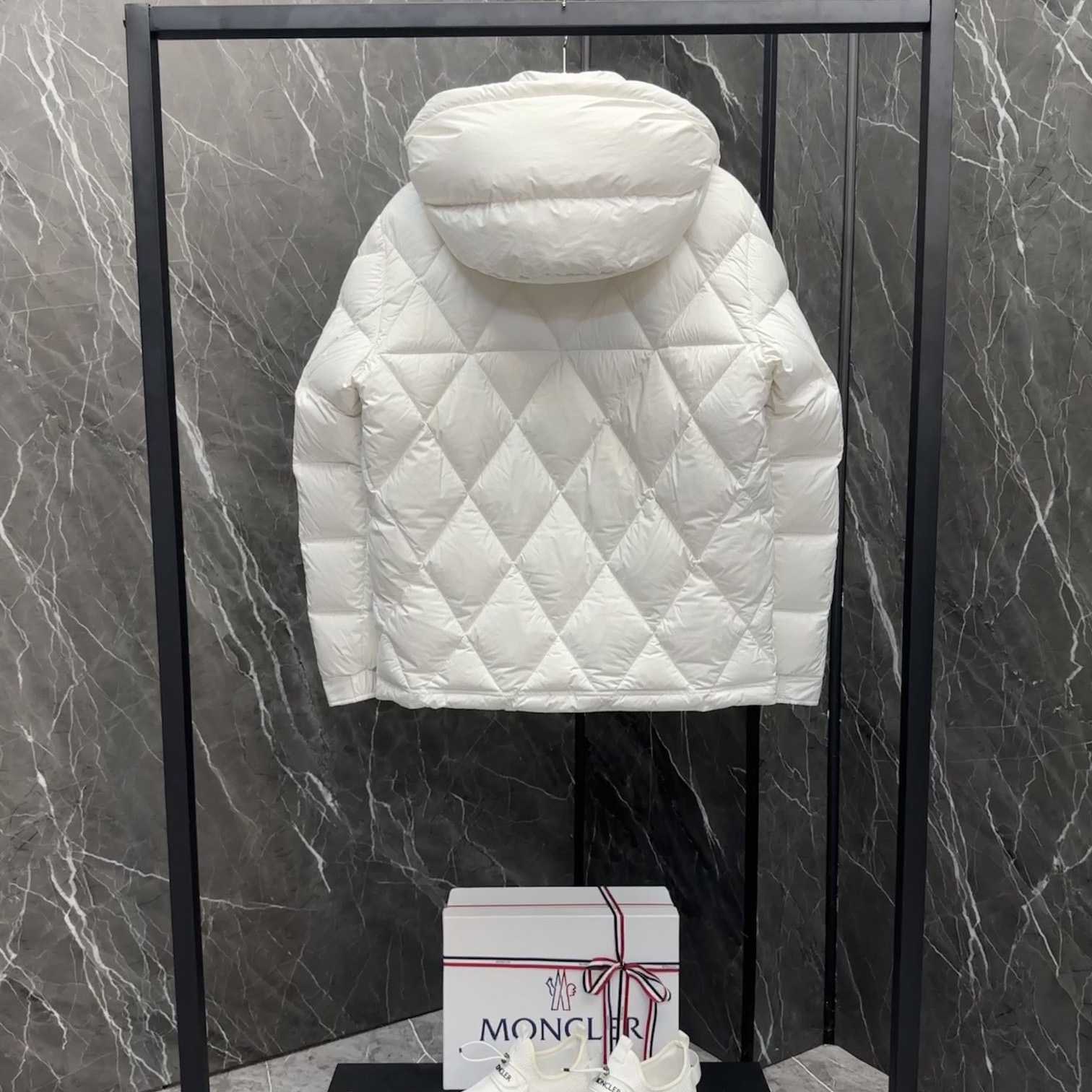 Moncler Averole Short Down Jacket - PerfectKickZ