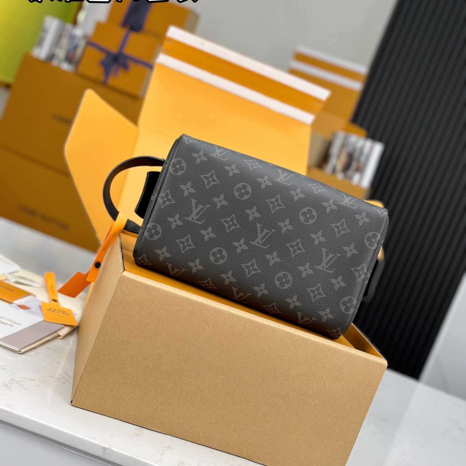 Louis Vuitton Dopp Kit    M46354 - PerfectKickZ