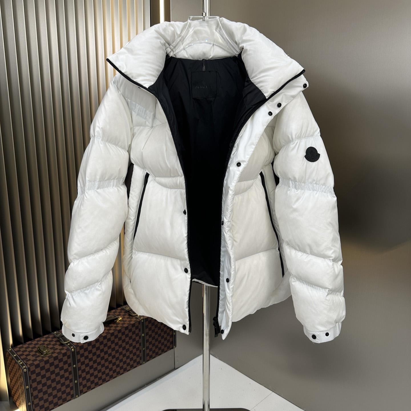 Moncler Jarama Hooded Puffer Jacket - 