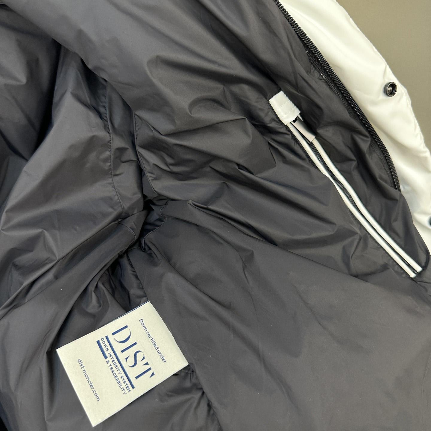 Moncler Jarama Hooded Puffer Jacket - 