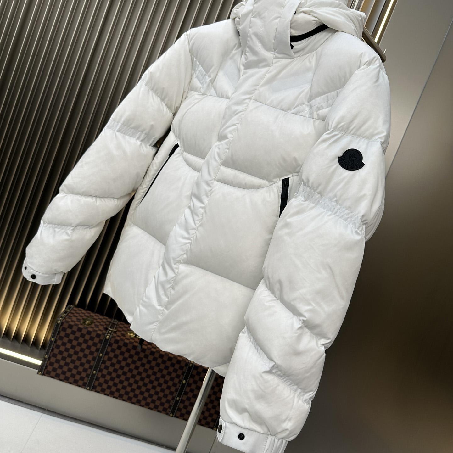 Moncler Jarama Hooded Puffer Jacket - 