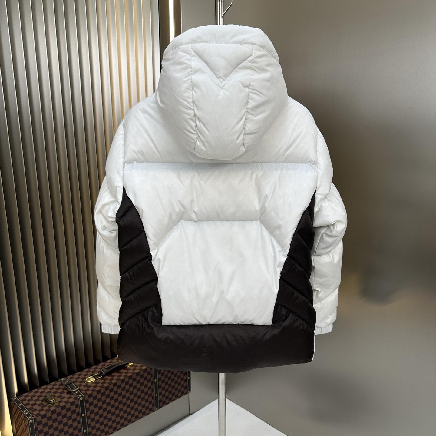 Moncler Jarama Hooded Puffer Jacket - 