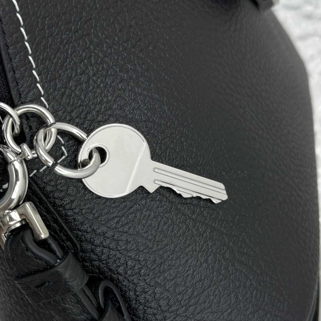 Maison Margiela Micro 5AC Classique Top-handle Bag （26x24x13cm） - PerfectKickZ