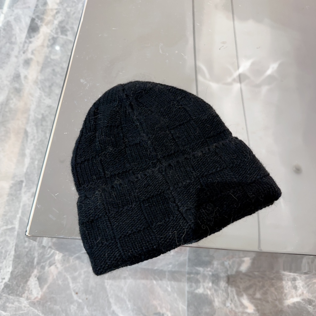 Louis Vuitton Pearls Beanie - PerfectKickZ