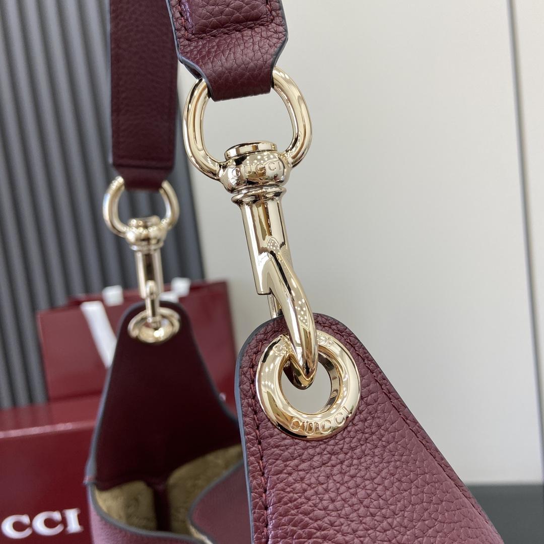 Gucci B Medium Shoulder Bag - PerfectKickZ