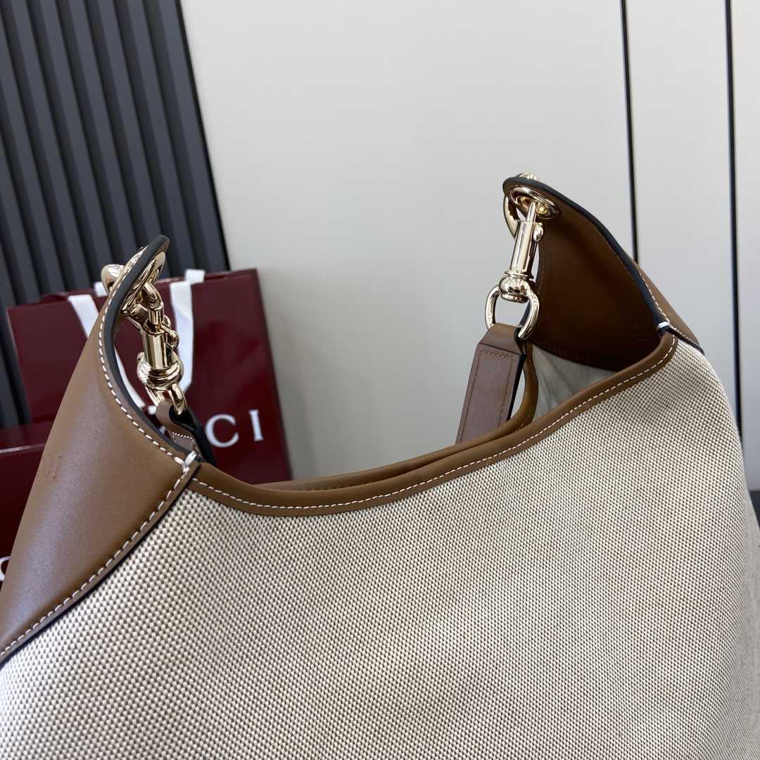 Gucci B Medium Shoulder Bag - PerfectKickZ