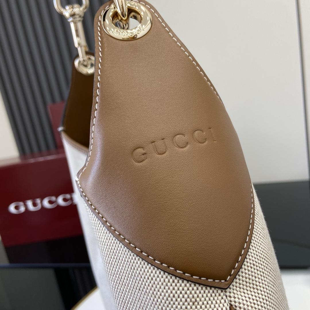 Gucci B Medium Shoulder Bag - PerfectKickZ