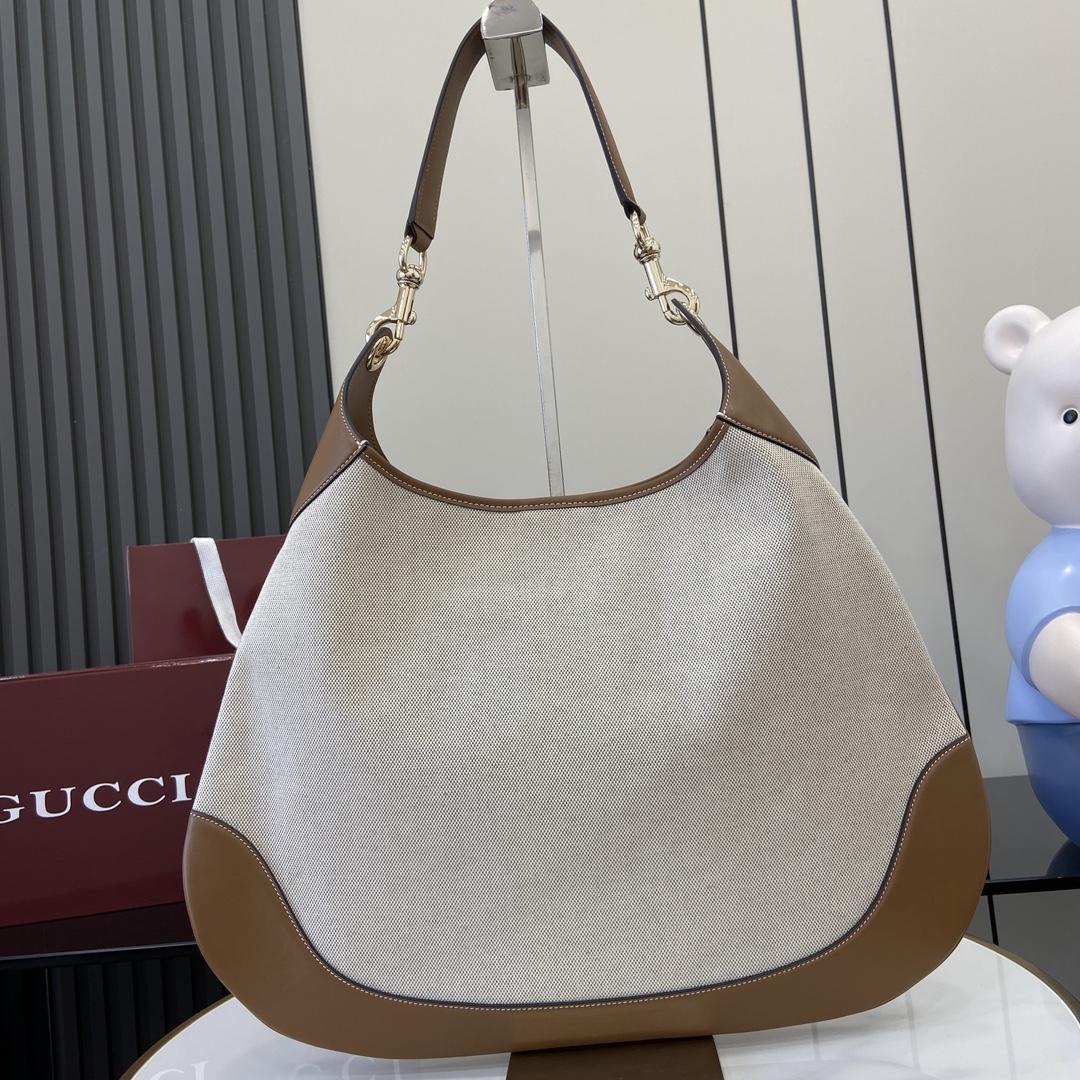 Gucci B Medium Shoulder Bag - PerfectKickZ