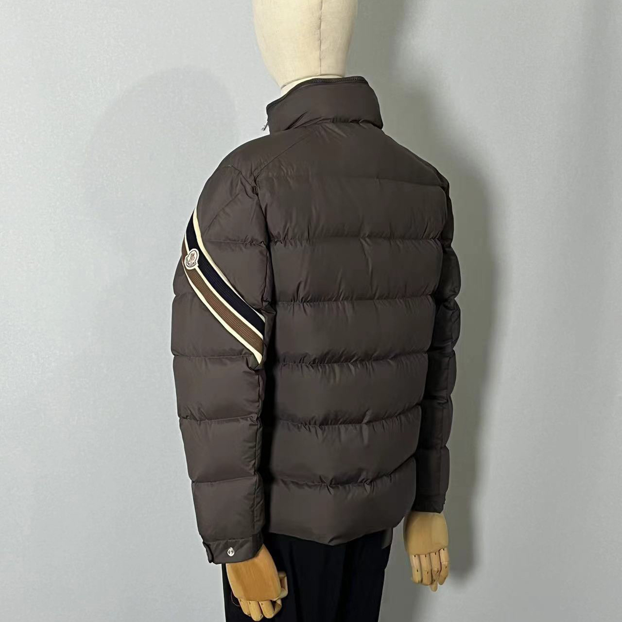 Moncler Solayan Short Down Jacket - 