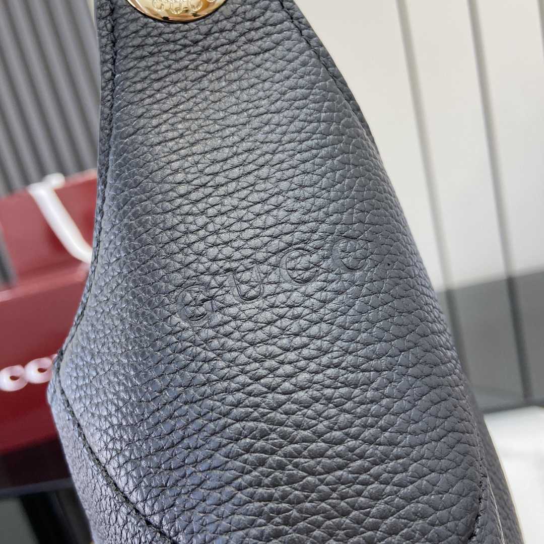 Gucci B Medium Shoulder Bag - PerfectKickZ