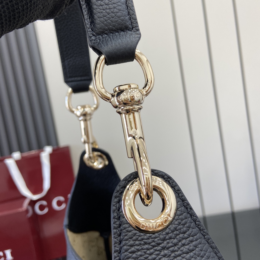 Gucci B Medium Shoulder Bag - PerfectKickZ
