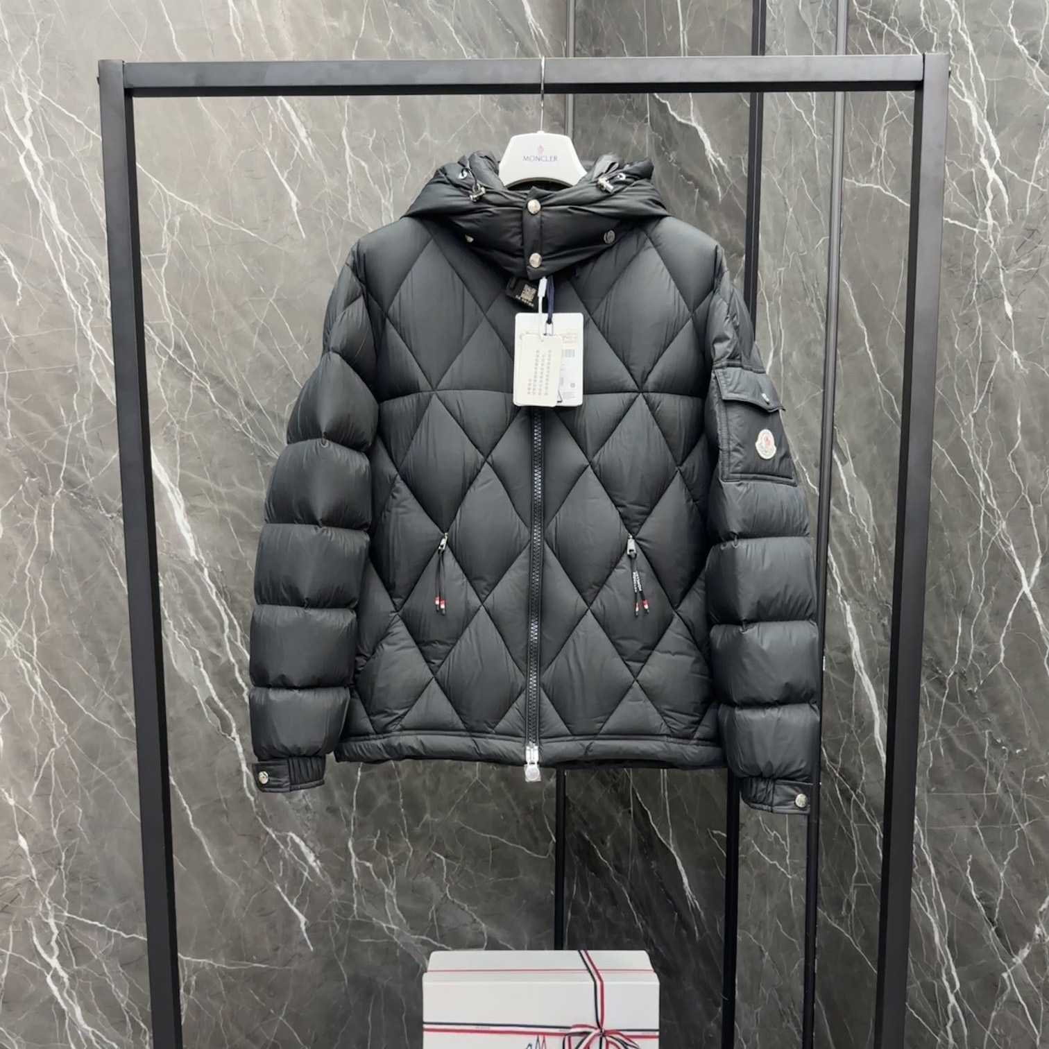 Moncler Averole Short Down Jacket - PerfectKickZ