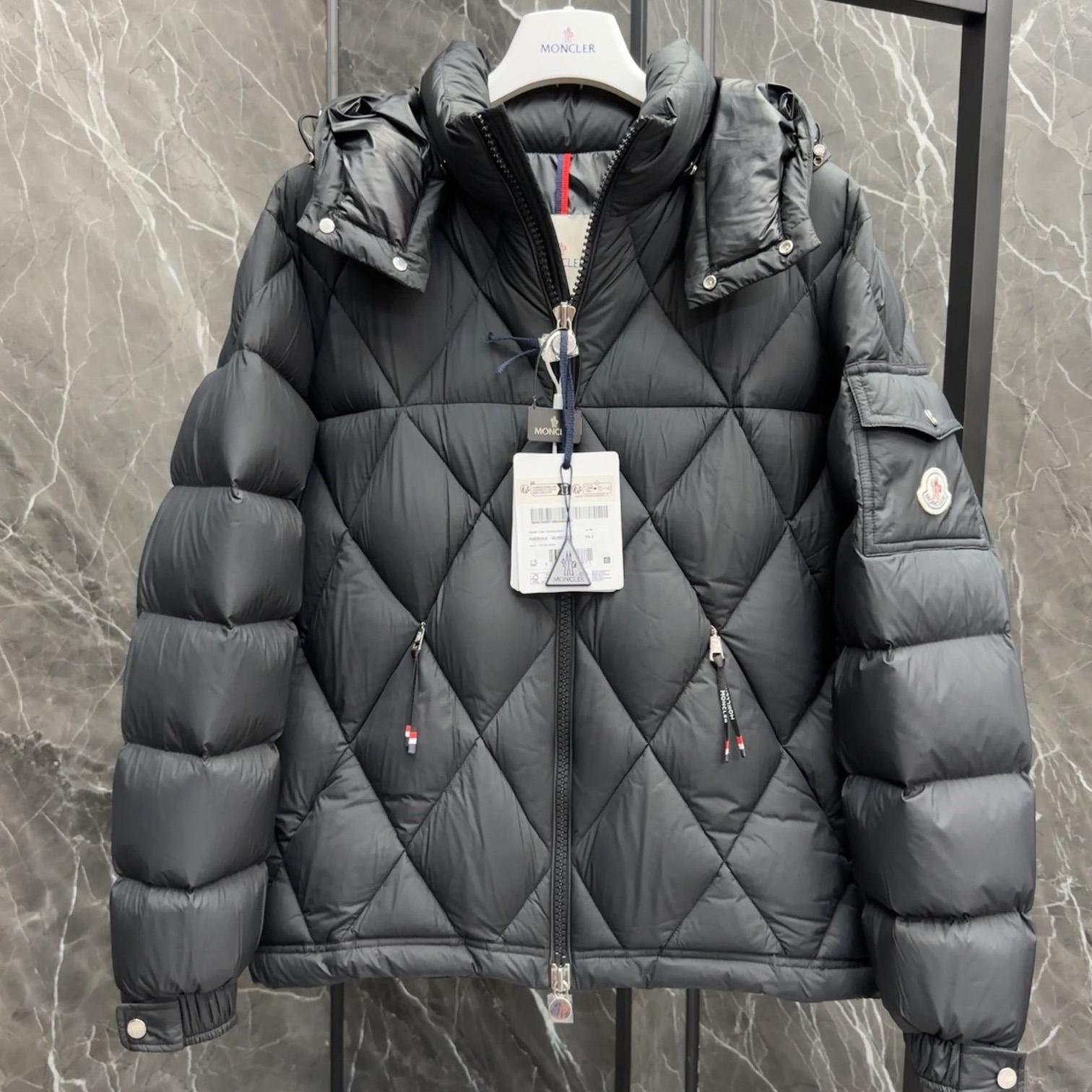 Moncler Averole Short Down Jacket - PerfectKickZ