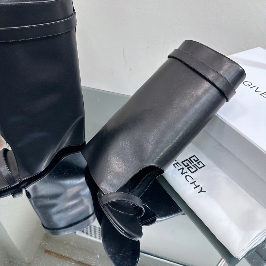 Givenchy Shark Lock Sandals In Leather - PerfectKickZ