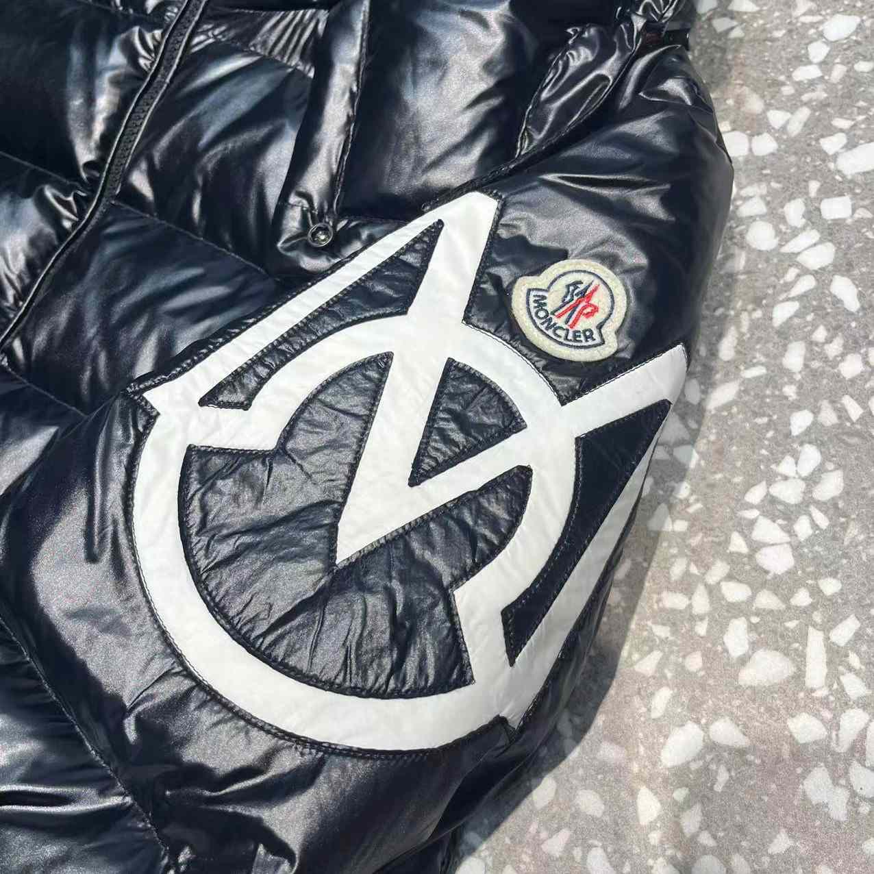 Moncler Saulx Short Down Jacket - PerfectKickZ