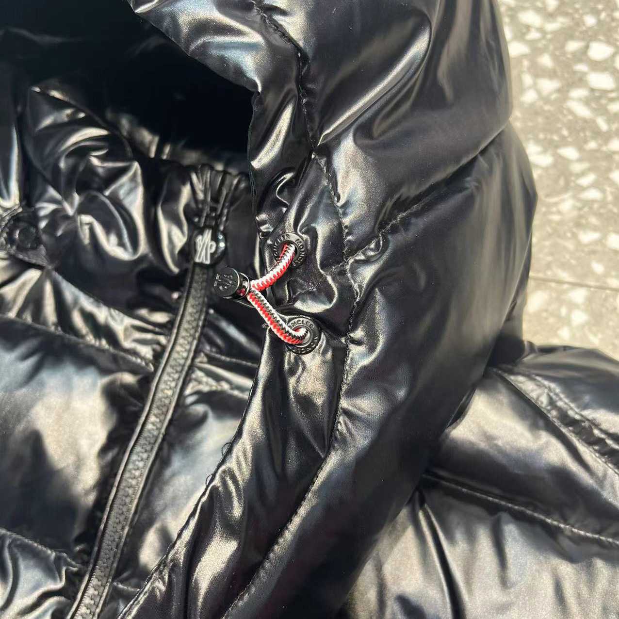 Moncler Saulx Short Down Jacket - PerfectKickZ