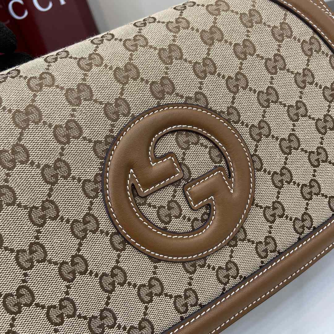 Gucci Blondie Medium Top Handle Bag - 