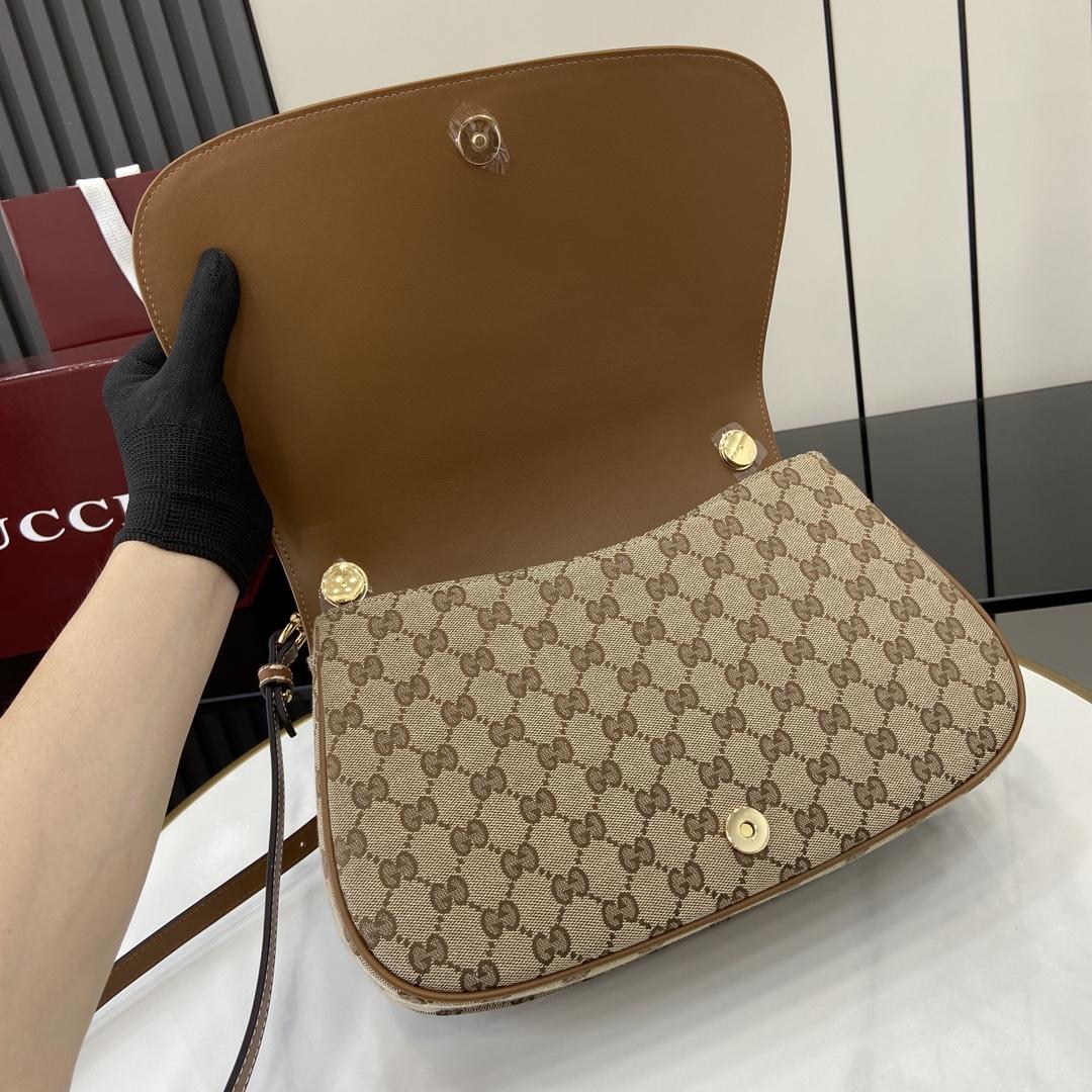 Gucci Blondie Medium Top Handle Bag - 