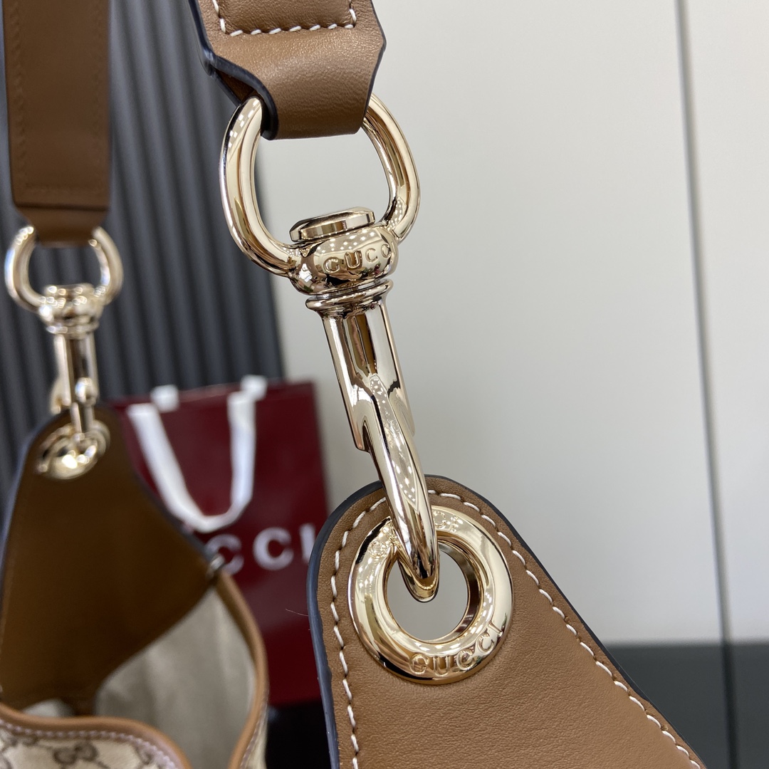 Gucci B Medium Shoulder Bag - PerfectKickZ