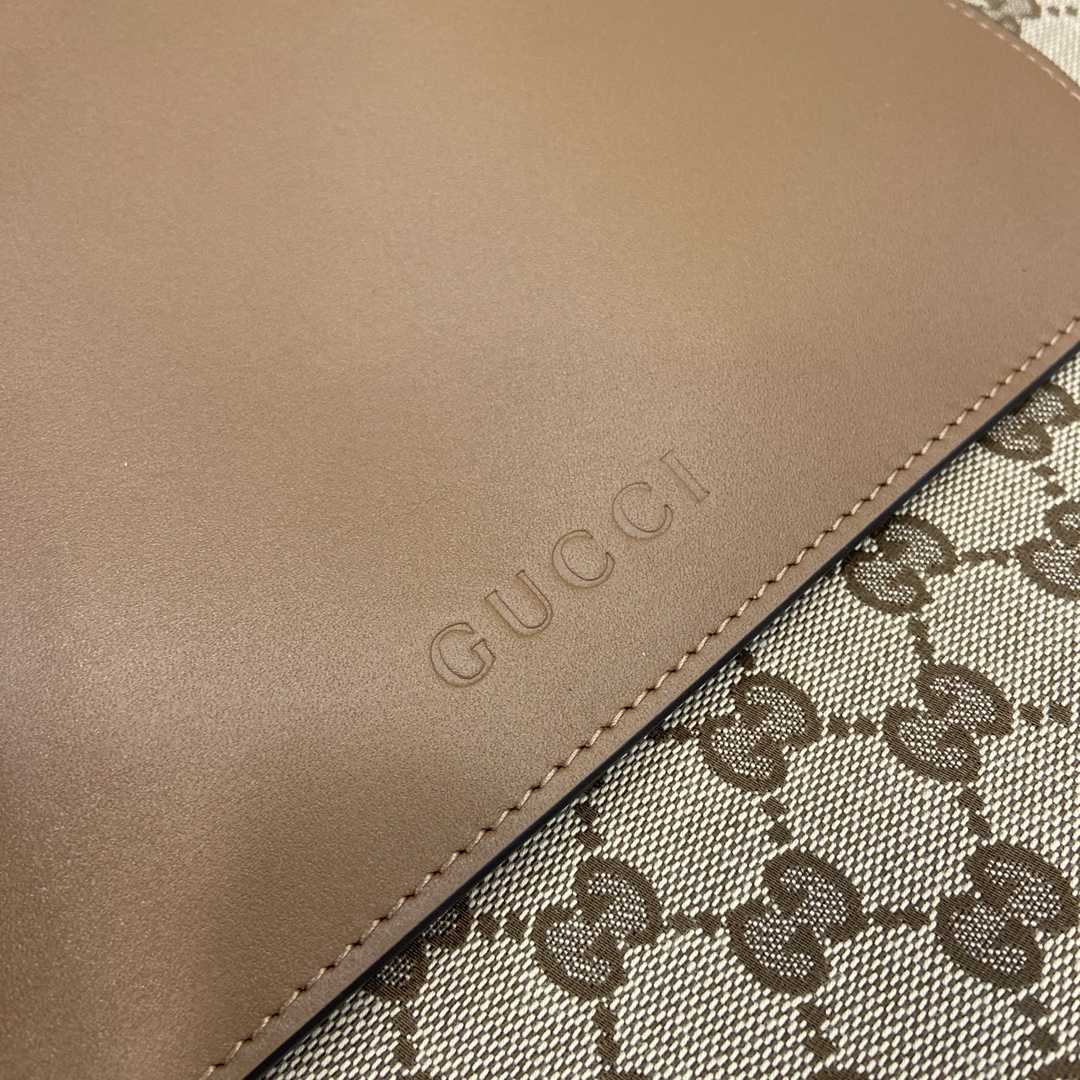 Gucci B Medium Shoulder Bag - PerfectKickZ