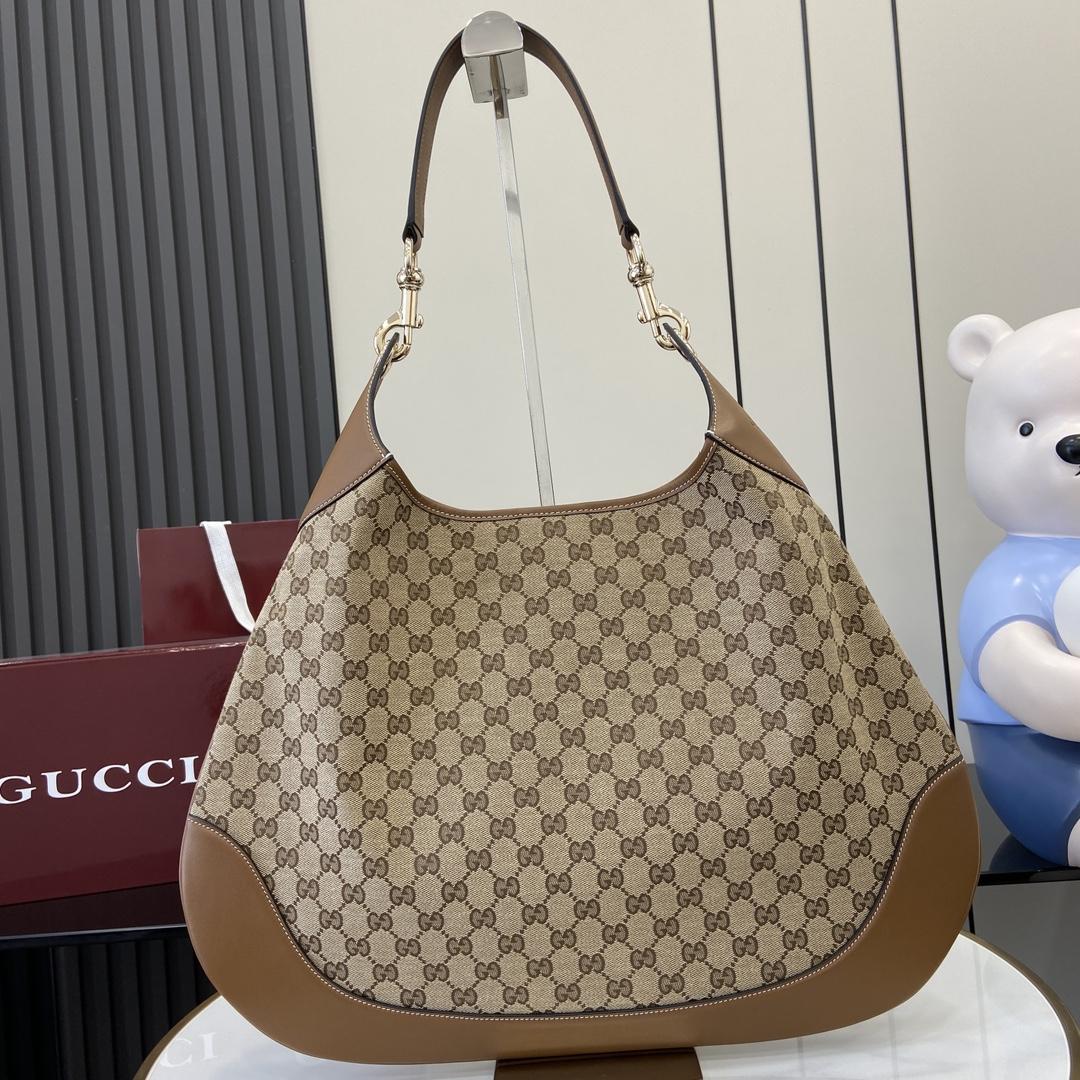 Gucci B Medium Shoulder Bag - PerfectKickZ