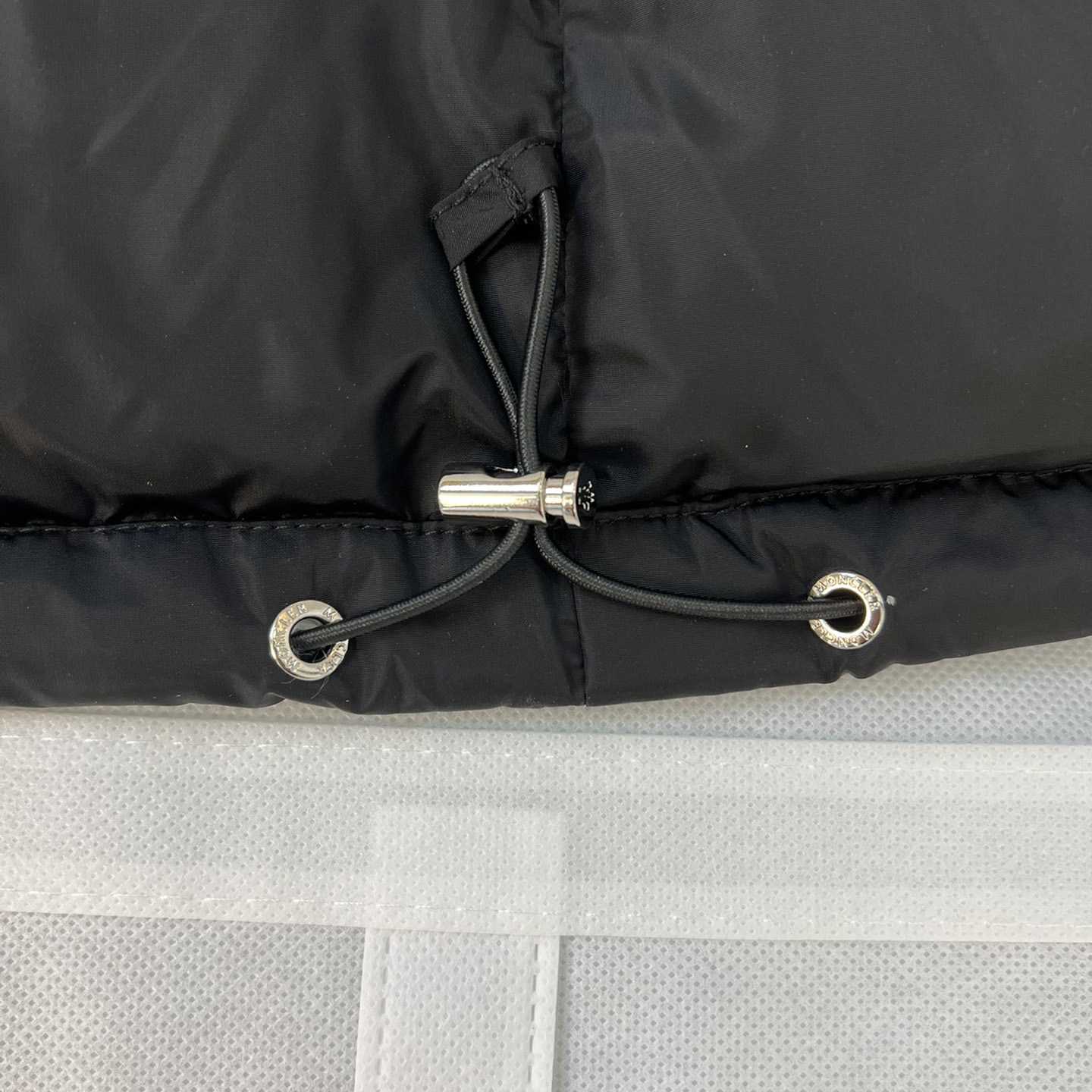 Moncler Bourne Short Down Jacket - PerfectKickZ