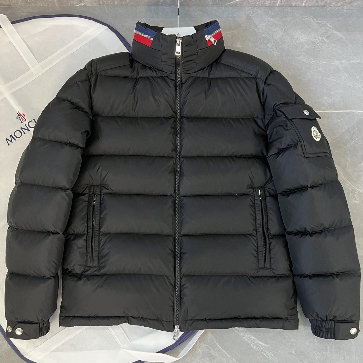 Moncler Bourne Short Down Jacket - PerfectKickZ