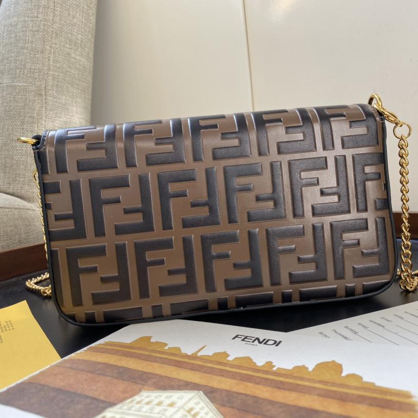 Fendi Envelope Clutch on Chain Zucca Embossed Leather （ 21-12-3.5cm ） - PerfectKickZ