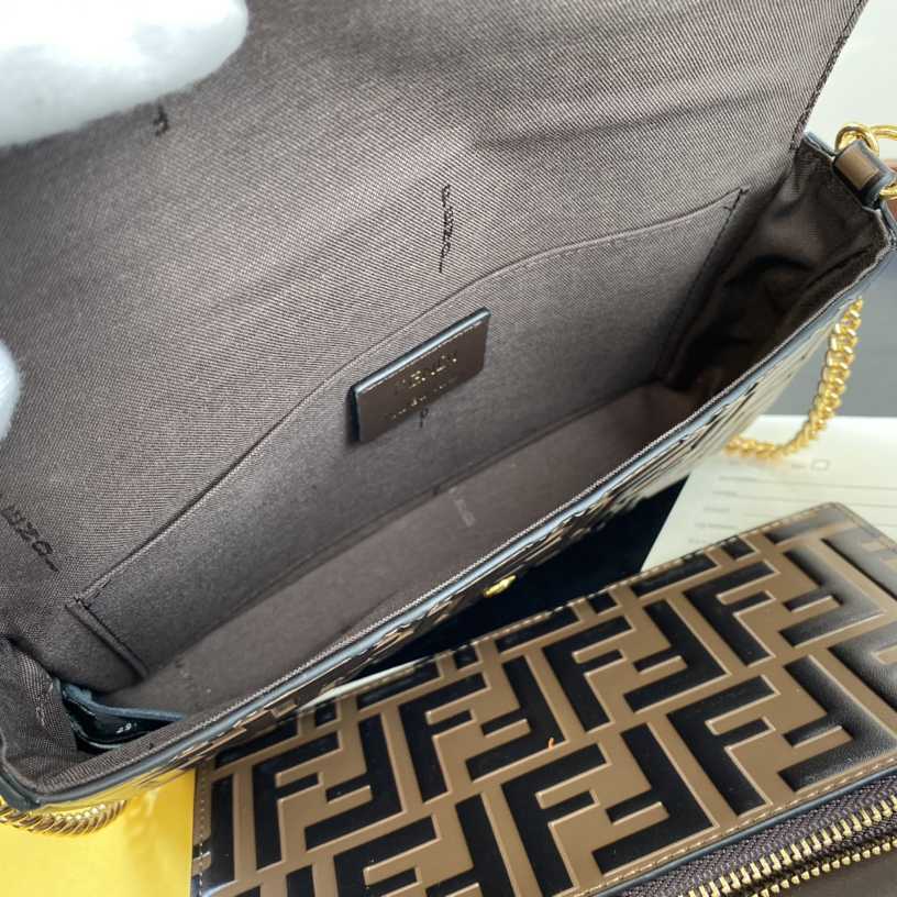 Fendi Envelope Clutch on Chain Zucca Embossed Leather （ 21-12-3.5cm ） - PerfectKickZ