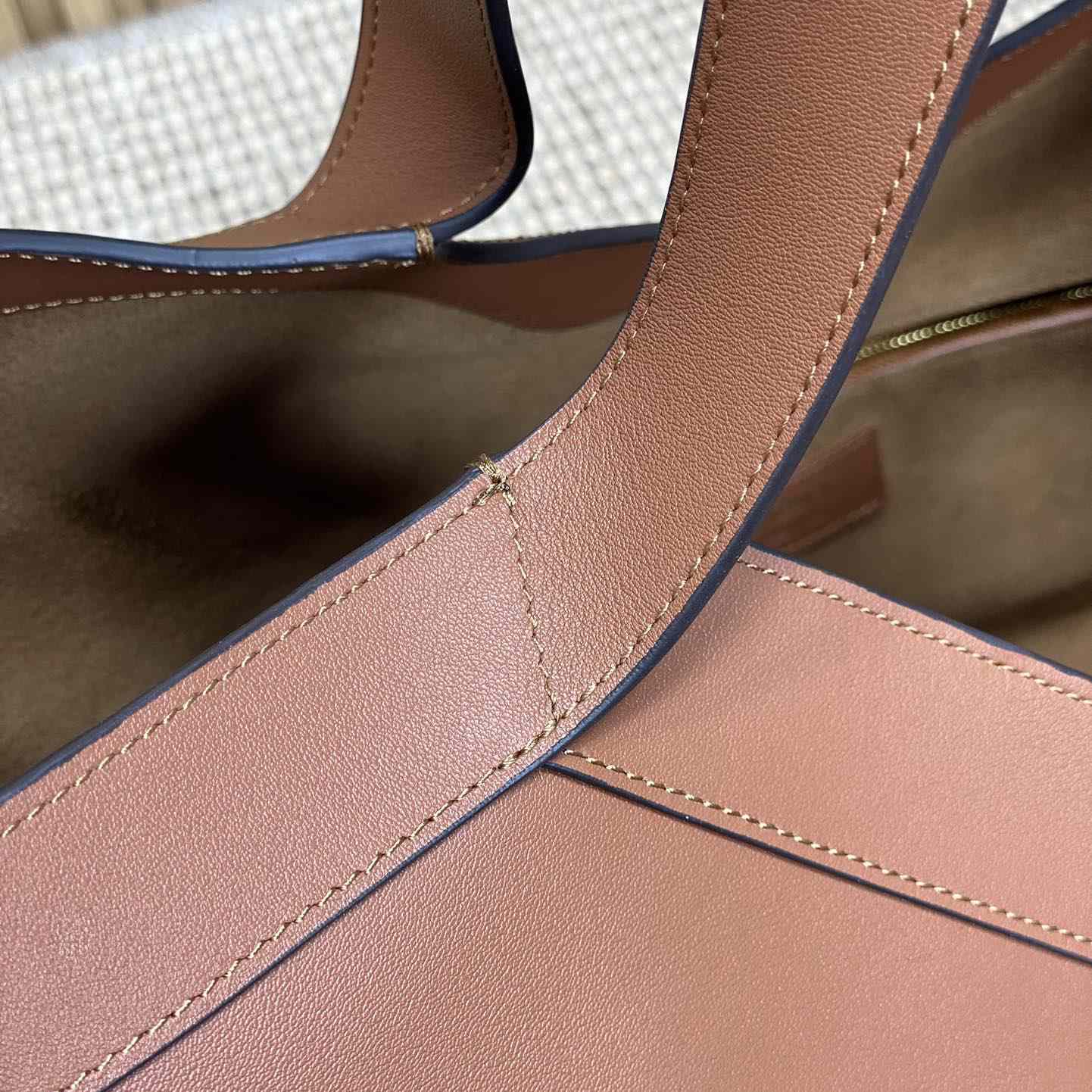Saint Laurent Y Tote In Leather - PerfectKickZ