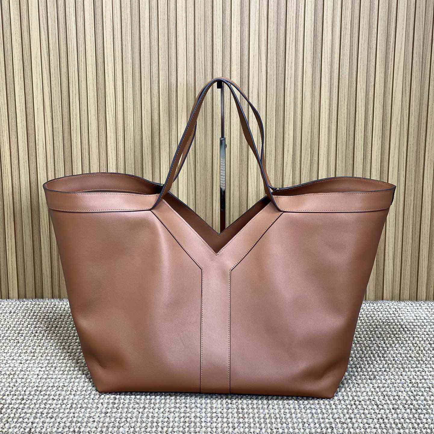 Saint Laurent Y Tote In Leather - PerfectKickZ