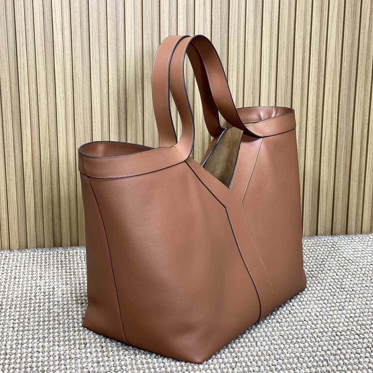 Saint Laurent Y Tote In Leather - PerfectKickZ