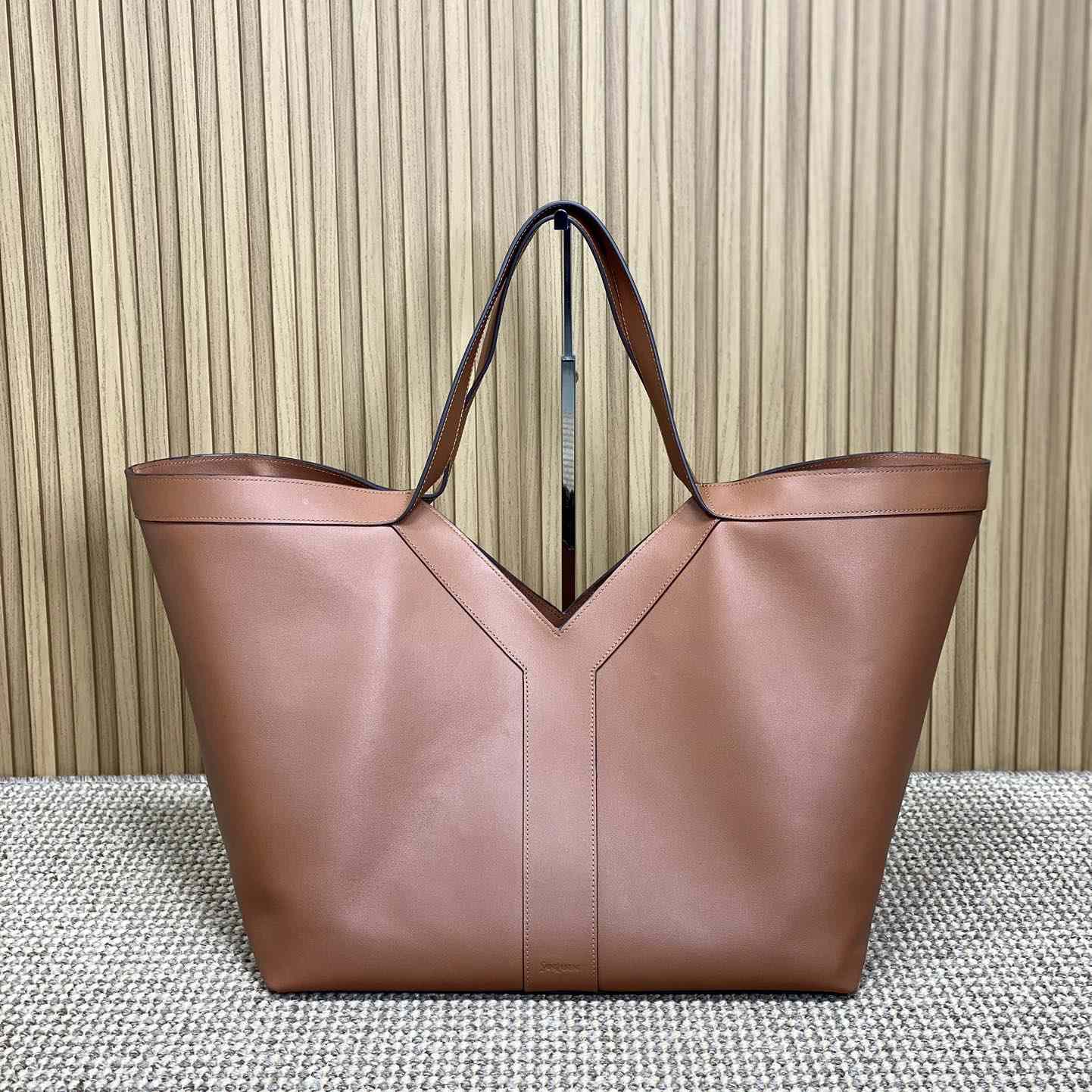 Saint Laurent Y Tote In Leather - PerfectKickZ